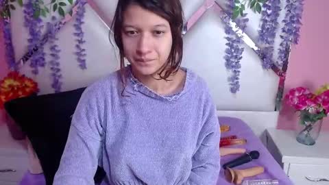 Snapshot of skinnyhorny_ chatting on December 3, 2024, 2:14 am SKINNYHORNY online show from December 3, 2024, 2:14 am