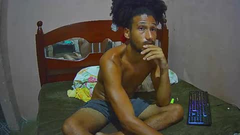 Snapshot of skinnylatinman chatting on December 4, 2024, 7:39 am Skinny Latin Man online show from December 4, 2024, 7:39 am