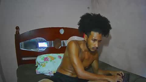 Snapshot of skinnylatinman chatting on December 4, 2024, 9:35 pm Skinny Latin Man online show from December 4, 2024, 9:35 pm