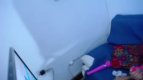 Snapshot of skinnyy_andtight chatting on December 4, 2024, 3:26 am Alexa online show from December 4, 2024, 3:26 am