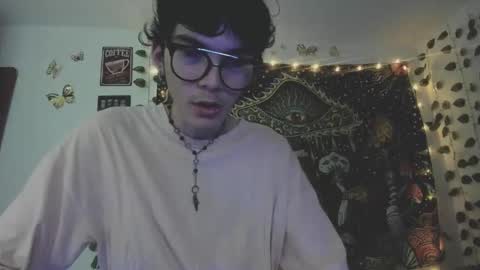 skiny_dann online show from April 28, 2026, 2:21 am