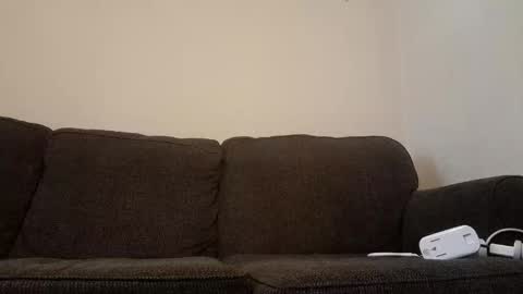 skip1975 online show from January 11, 2025, 8:33 am