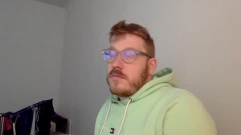 Snapshot of sklave_s chatting on October 9, 2025, 7:17 am sklave_s online show from October 9, 2025, 7:17 am