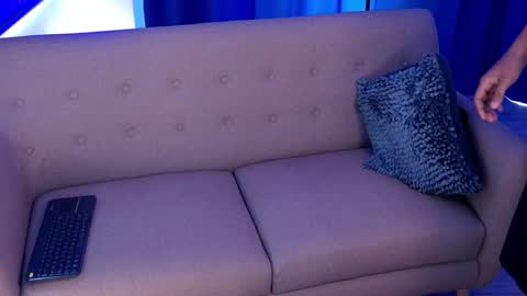 Liam Vokov online show from October 28, 2025, 5:26 pm