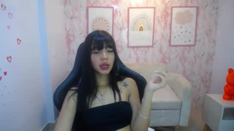 sky_sweet_a online show from December 18, 2025, 4:13 pm