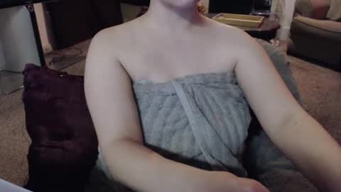 SKYLE   online show from December 22, 2025, 3:58 am