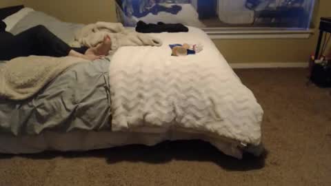 SKYLE   online show from February 4, 2026, 12:05 am