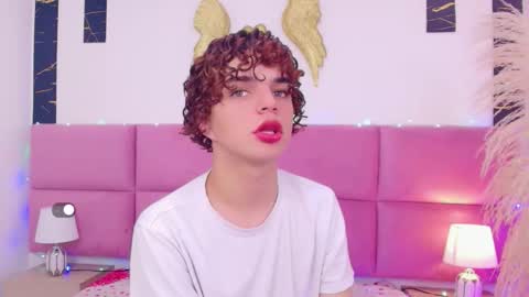 Snapshot of skyee_angel chatting on December 14, 2025, 1:49 pm Angel online show from December 14, 2025, 1:49 pm