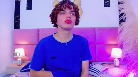 Snapshot of skyee_angel chatting on January 7, 2026, 7:38 pm Angel online show from January 7, 2026, 7:38 pm