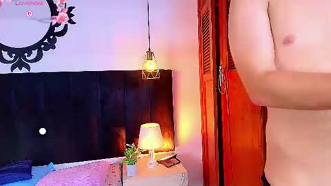 Snapshot of skyee_angel chatting on July 8, 2026, 8:02 pm Angel online show from July 8, 2026, 8:02 pm