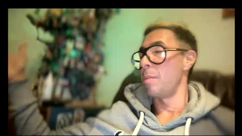 Snapshot of skyfly333 chatting on May 8, 2026, 4:23 pm IAN HARD online show from May 8, 2026, 4:23 pm