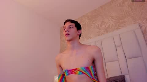 Snapshot of skylar__gray chatting on October 27, 2025, 1:04 pm skylar online show from October 27, 2025, 1:04 pm