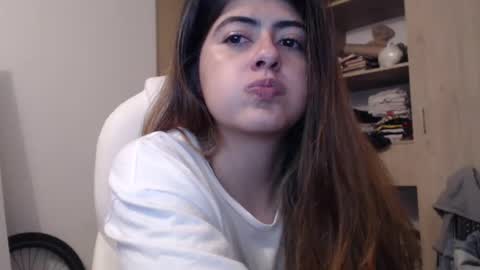 Snapshot of skyler1195 chatting on December 31, 2024, 4:49 am Skyler online show from December 31, 2024, 4:49 am