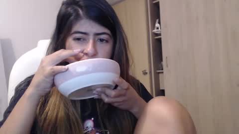 Snapshot of skyler1195 chatting on January 23, 2025, 12:25 am Skyler online show from January 23, 2025, 12:25 am