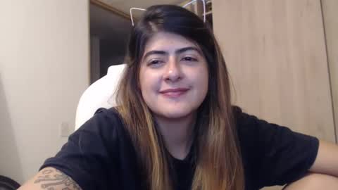 Snapshot of skyler1195 chatting on January 24, 2025, 3:43 am Skyler online show from January 24, 2025, 3:43 am