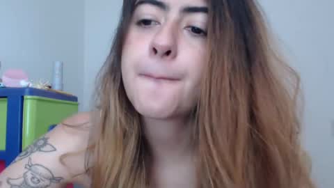 Snapshot of skyler1195 chatting on February 9, 2025, 7:52 pm Skyler online show from February 9, 2025, 7:52 pm