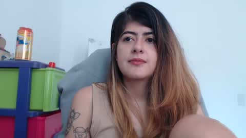 Snapshot of skyler1195 chatting on February 19, 2025, 5:16 pm Skyler online show from February 19, 2025, 5:16 pm