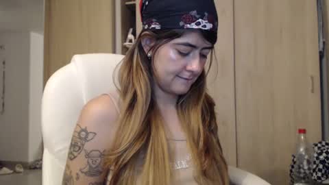 Snapshot of skyler1195 chatting on February 20, 2025, 2:07 am Skyler online show from February 20, 2025, 2:07 am