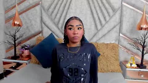 skylerbloom online show from November 19, 2025, 2:33 am