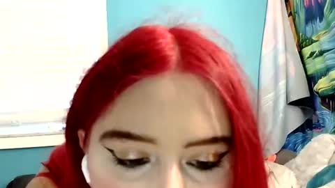 skylerrayy online show from November 12, 2025, 8:41 pm