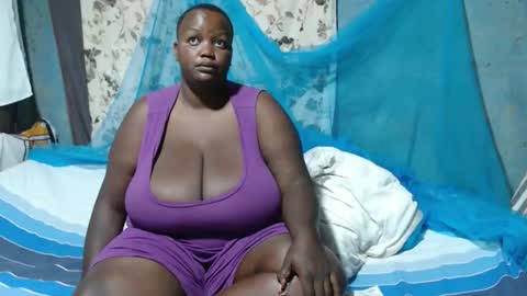 sheliah online show from November 9, 2025, 3:49 am