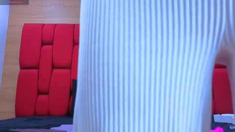 Skynny online show from November 5, 2025, 8:53 pm