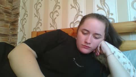 skyressie333 online show from April 2, 2026, 11:19 am