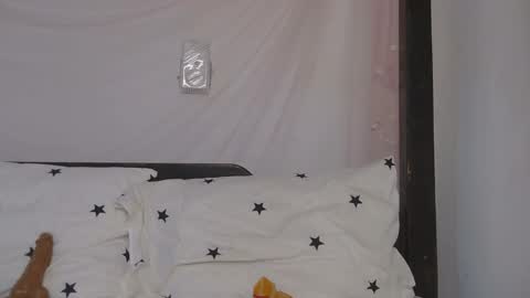 Snapshot of skyy_brown chatting on February 20, 2025, 3:12 am Bella online show from February 20, 2025, 3:12 am