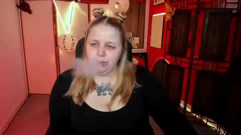 Snapshot of sladadeew chatting on June 30, 2026, 9:21 am Slada Deew online show from June 30, 2026, 9:21 am