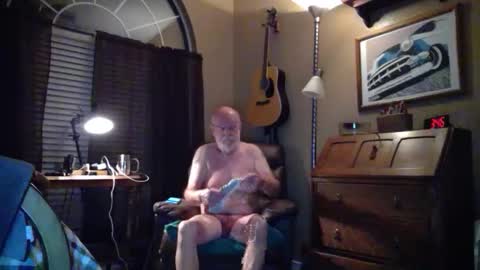 sladeisnaked online show from February 12, 2026, 9:48 am