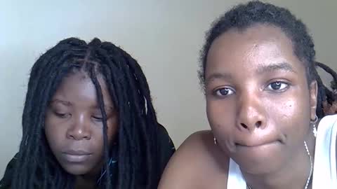 sleciah online show from November 18, 2025, 9:03 am