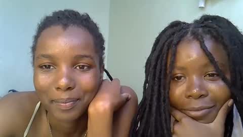 sleciah online show from December 16, 2025, 9:36 am