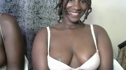 sleekmellanin online show from October 2, 2025, 4:03 pm