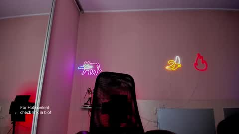 Slemgem Amy  friends online show from February 9, 2025, 8:24 pm