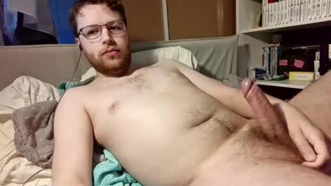 slender_slit online show from April 12, 2026, 5:07 pm