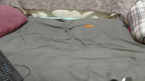 slim_girl01 online show from April 17, 2026, 9:45 am