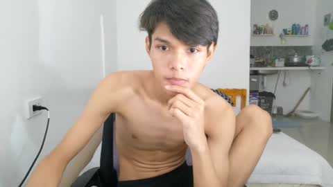 slim_sensation online show from May 25, 2026, 2:01 pm