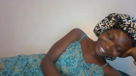 slimdiva online show from October 3, 2025, 7:44 pm