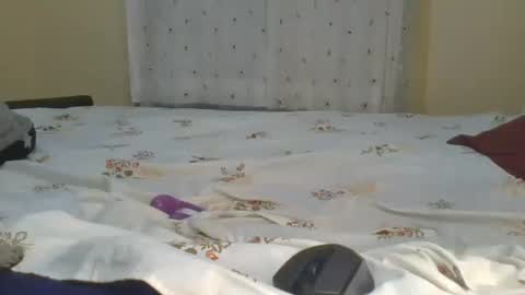 slimgal253 online show from April 25, 2026, 1:41 pm