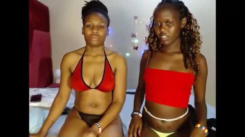 Snapshot of slimmy_kitties chatting on October 13, 2025, 3:28 am slimmy_kitties online show from October 13, 2025, 3:28 am