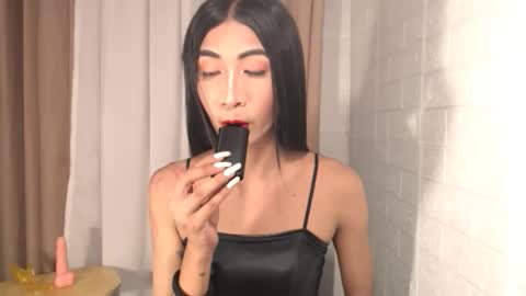 slimprettyjoira online show from May 16, 2026, 10:36 am