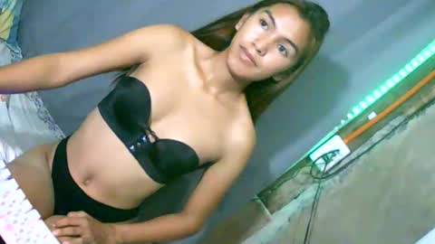 slut_goddessqueen69 online show from November 18, 2025, 12:20 pm