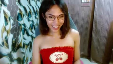 Snapshot of slutqueen_raz chatting on April 25, 2026, 7:33 am Raz online show from April 25, 2026, 7:33 am