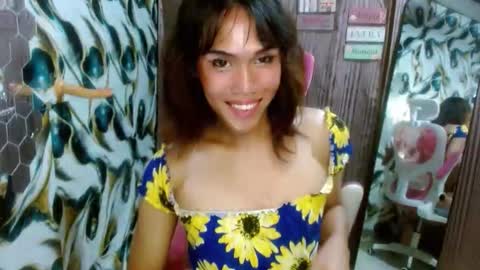 Snapshot of slutqueen_raz chatting on May 12, 2026, 8:28 pm Raz online show from May 12, 2026, 8:28 pm