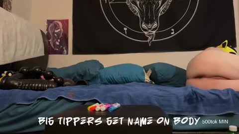 sluttranspup online show from March 1, 2026, 11:51 pm