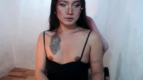 Snapshot of slutty_classyxx chatting on February 20, 2026, 6:30 pm Lovie online show from February 20, 2026, 6:30 pm