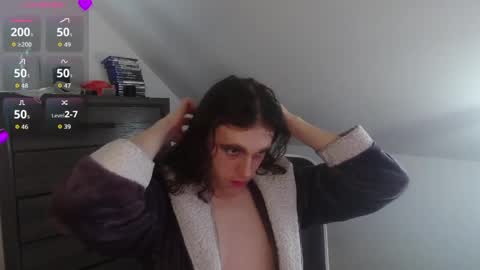 Natsu online show from April 1, 2026, 4:59 pm