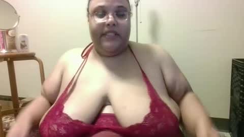 Snapshot of sluttyjess31 chatting on October 7, 2025, 12:30 am Jessica online show from October 7, 2025, 12:30 am