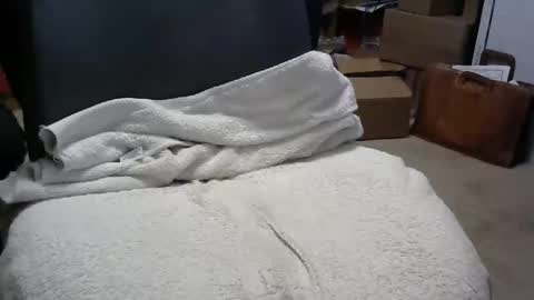 sluttyslave81 online show from March 26, 2026, 6:19 am