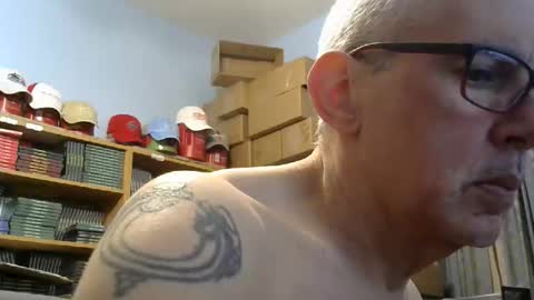 Snapshot of sluttyslave81 chatting on May 9, 2026, 7:02 am sluttyslave81 online show from May 9, 2026, 7:02 am